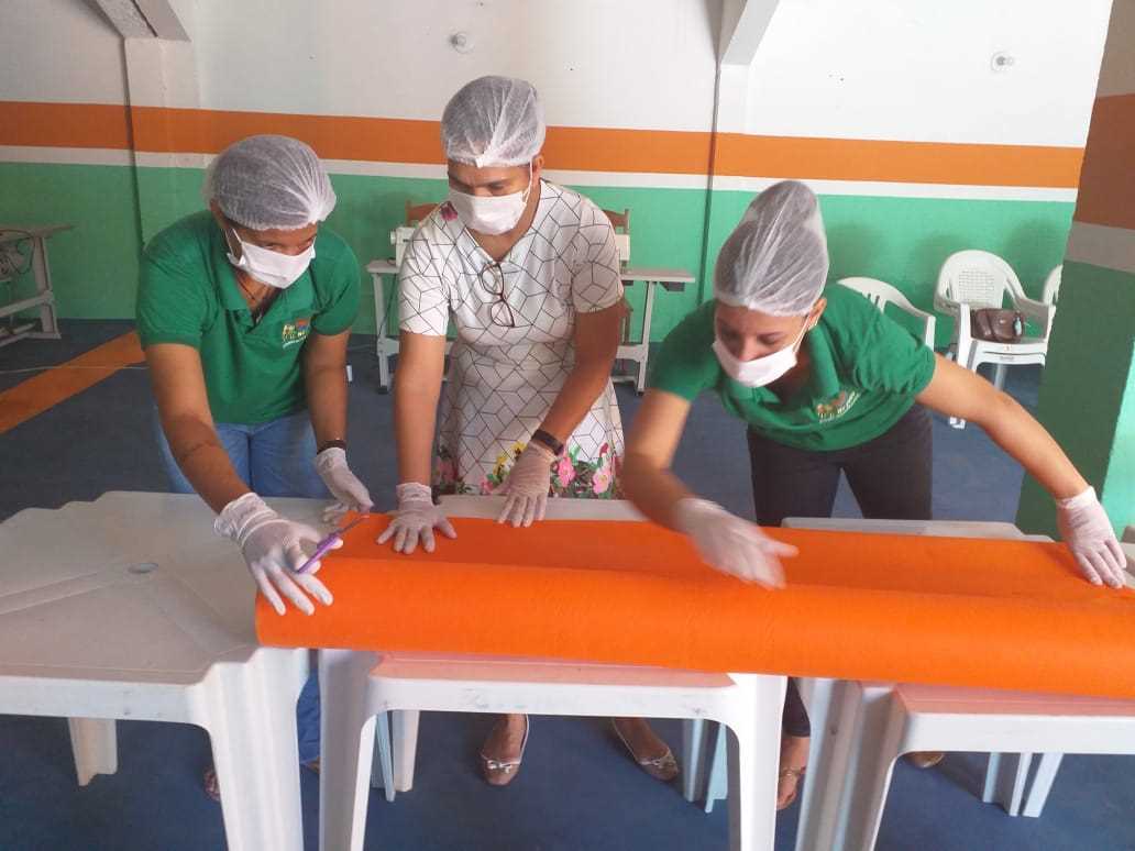 Camacã: Secretaria de Assistência Social confecciona mais máscaras para doações